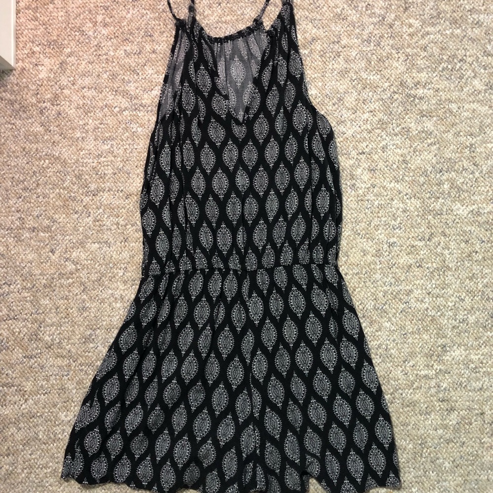 Patterned Romper - Picture 3 of 5